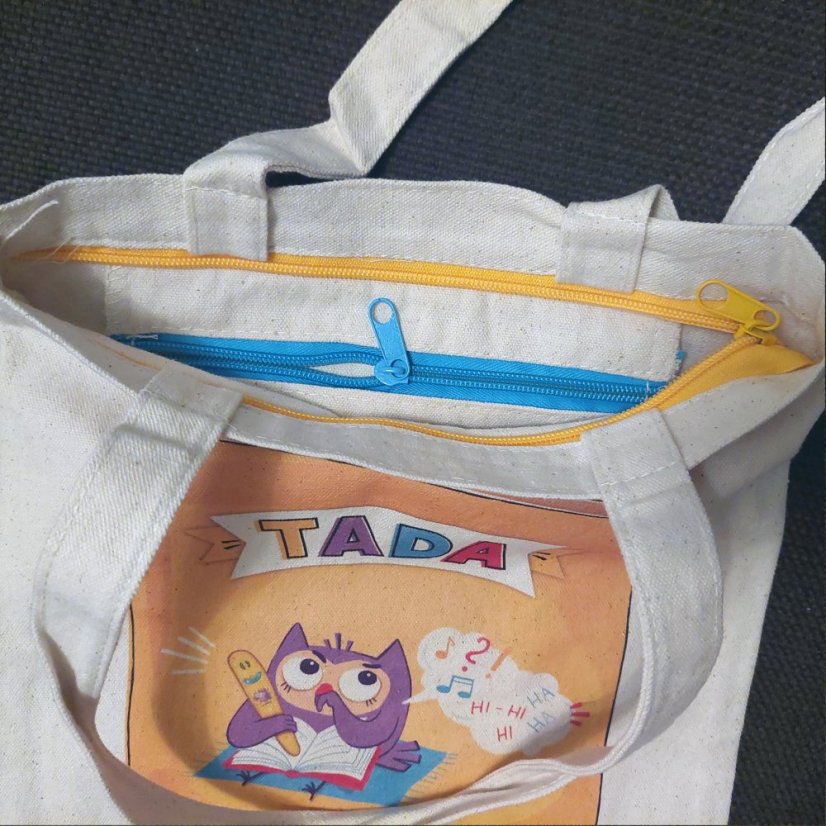 TADA tote bag with zipper
