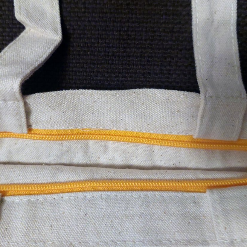 TADA tote bag with zipper